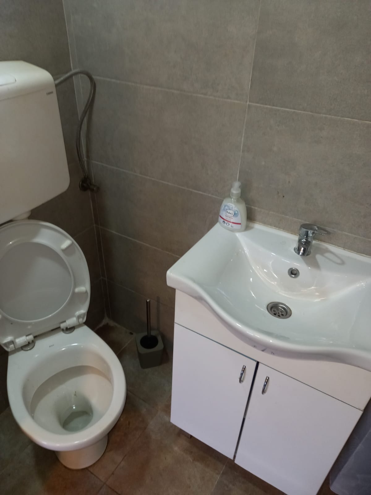 Avala, kragujevacki put. 200 m2, uknjizena 130.000 e